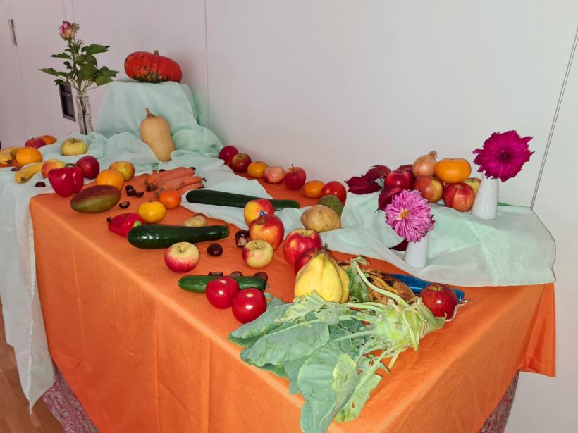 Altar Obst und Gemüse von den Kindern