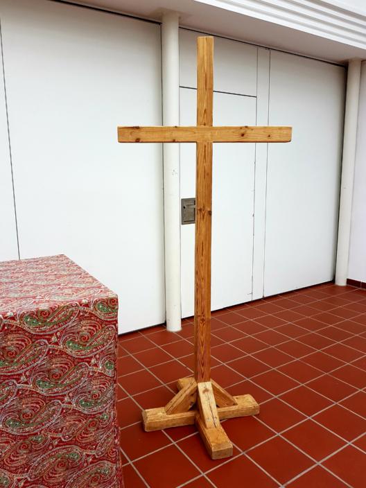 Altar und Kreuz