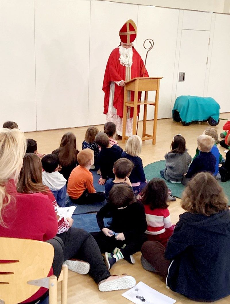 Nikolaus mit den Kindern